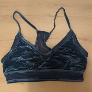 ALO Yoga Velvet Bralette in Blue, M